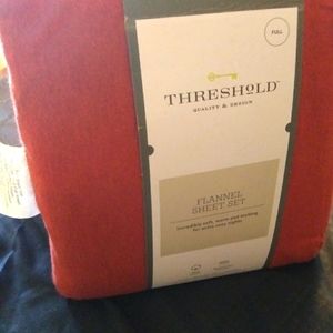 New flannel sheet set (NEW)